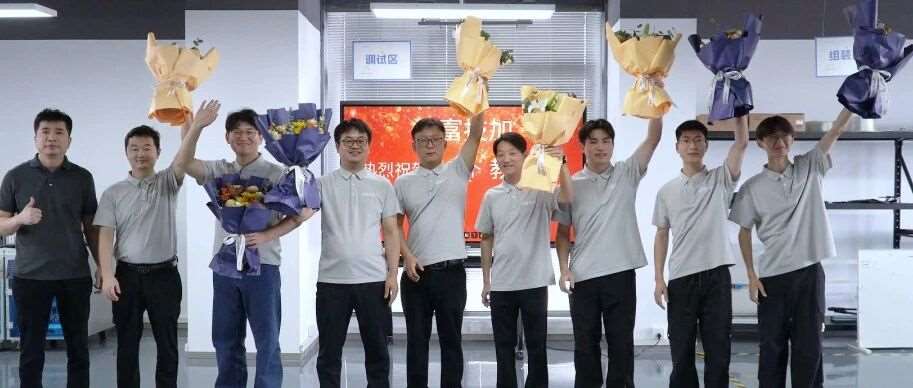 以鲜花致匠心！鸿富技加与师同行，共筑自动化人才培养高地