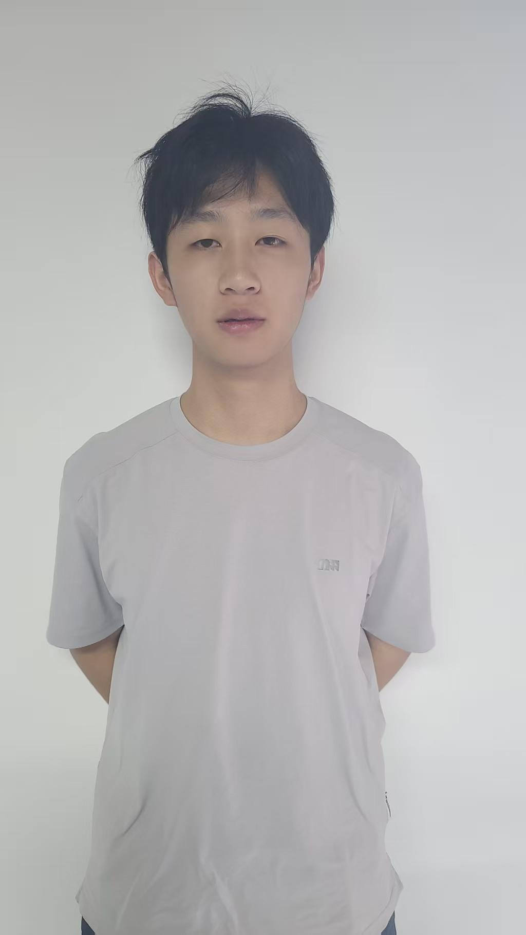 何*洋