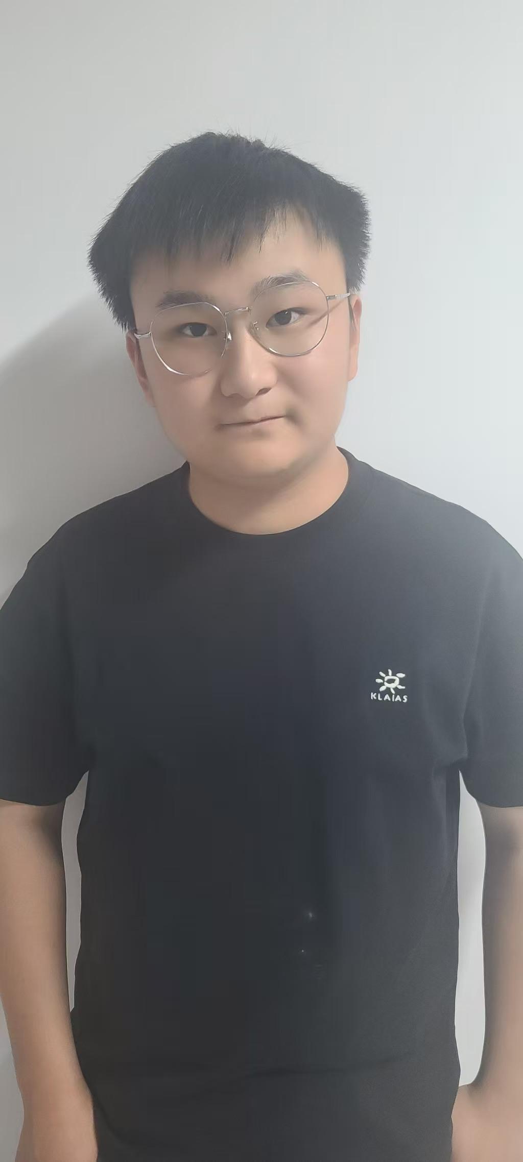 李*誉